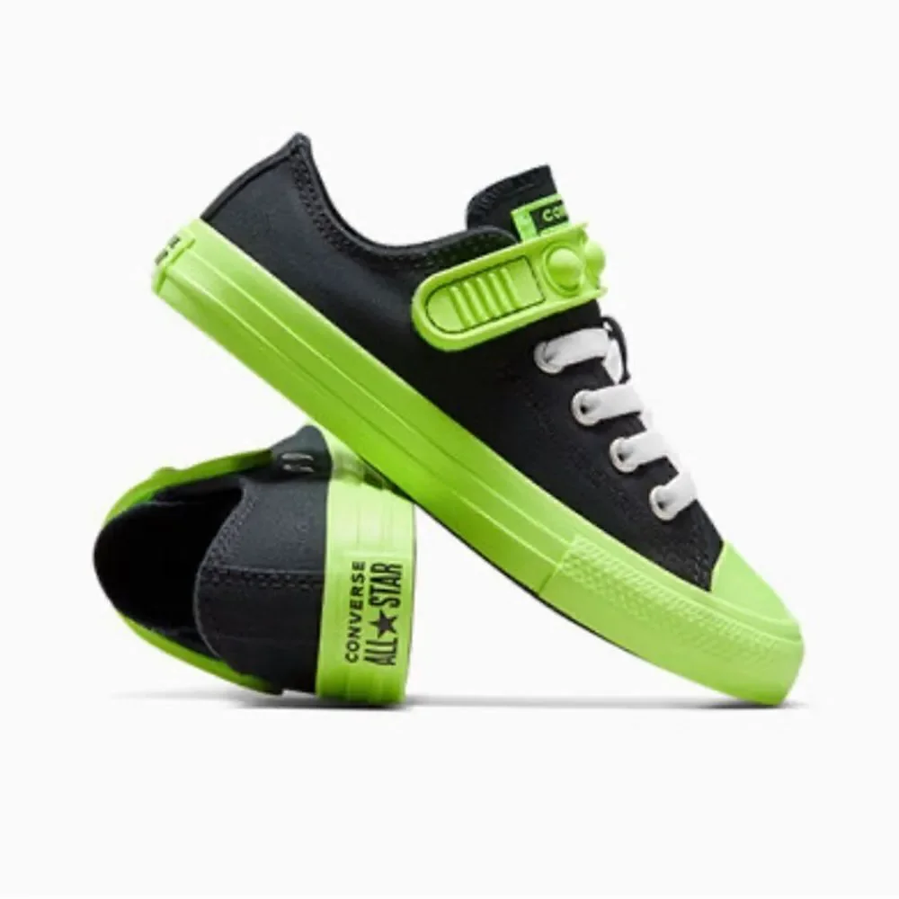 Converse pops play
